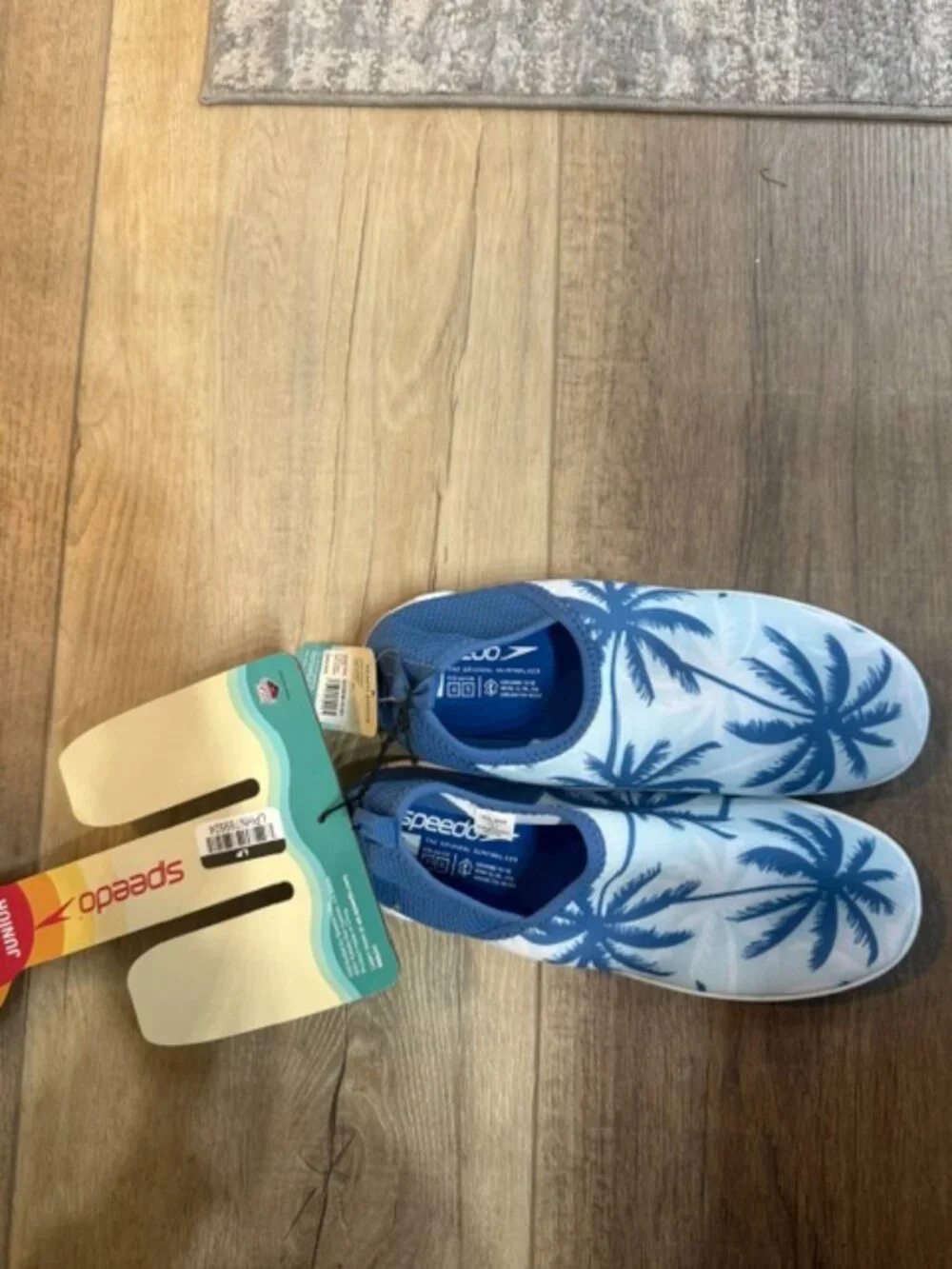 NEW Speedo Water Shoes Junior Size L (4-5)